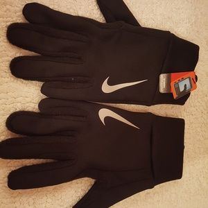 SOLD   nike running gloves